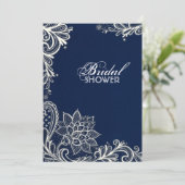 Vintages weißes Spitzen-Brautparty Einladung (Stehend Vorderseite)