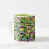 Viola-Blumen im Frühling Zweifarbige Tasse (Vorderseite Links)