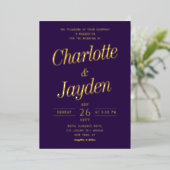 Violet Elegant Foil Script Foto Hochzeit Folieneinladung (Stehend vorne)