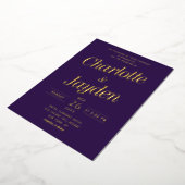 Violet Elegant Foil Script Foto Hochzeit Folieneinladung (Gedreht)