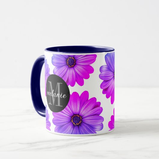Violet Fuchsia Daisies Fügen Sie Ihren Namen und I Tasse (Vorderseite Links)