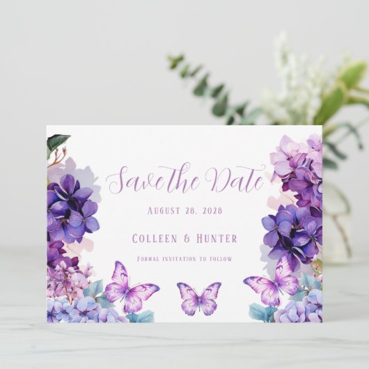 Violet Hydrangea Schmetterling speichert die Datum Einladung (Stehend Vorderseite)