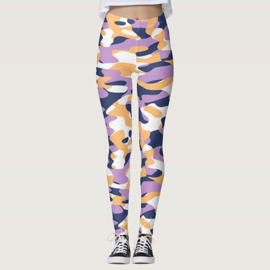 Violet Lila dunkelblau, gelb, Camouflage Muster Leggings (Vorderseite)