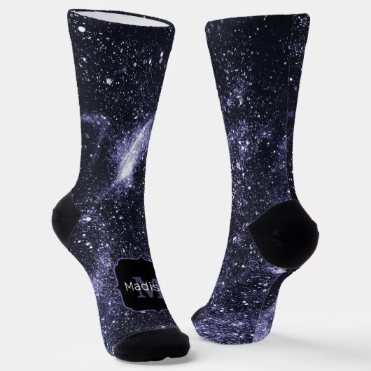 Violet lila peri abstrakte Galaxie Monogram Socken (Gewinkelt)