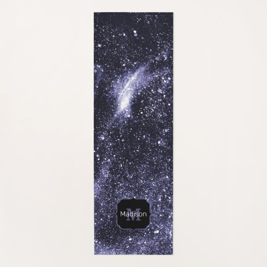 Violet lila peri abstrakte Galaxie Monogram Yogamatte (Vorderseite)