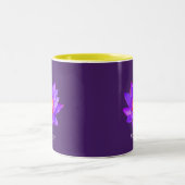 Violet Lotus Blume auf Royal Lila Zweifarbige Tasse (Mittel)