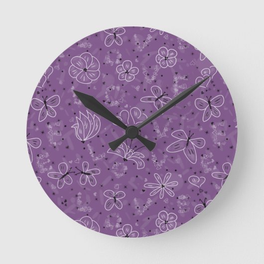 Violet Mauve Butterfly LIEBE - nahtloses Muster.  Runde Wanduhr (Vorderseite)