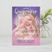 Violet Pink Triple Glitzer Ombre Foto Quinceañera Einladung (Stehend Vorderseite)