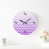Violet Polka Dot Modern White Große Wanduhr (Zuhause)