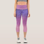 Violet Princess Blush Pink Triple Glitzer Ombre Capri Leggings<br><div class="desc">Dieses mädchenhafte und schicke Design ist perfekt für das Mädchen. Es zeigt Imitate gedruckt funkelnd dreifach funkelnd Glitzer ombre Farbverlauf von violett lila, Prinzessin rosa und rot rosa. Es ist hübsch, modern, trendig und einzigartig. ***WICHTIGE HINWEIS FÜR DESIGN: Für individuelle Designanfragen, wie z.B. passende Produktanfragen, Farbänderungen, Platzierungsänderungen oder andere Änderungswünsche,...</div>