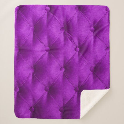 Violet purple velvet capitone textile background,  sherpadecke (Vorderseite)