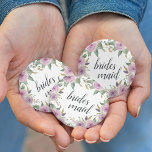 Violet & Sage Bridesmaid Button<br><div class="desc">Identifizieren Sie die Hauptakteure in Ihrem Brautparty mit unseren eleganten,  süß-schicken Blumenknöpfen. Button zeigt rosa und violett lila Aquarellfarben-Blume und grüne Blätter,  wobei in Kalligraphie-Skripten "Bridesmaid" eingetragen ist.</div>