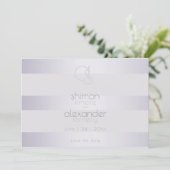 Violet Silber Schimmer Streifen Monogramm Save The Date (Stehend Vorderseite)