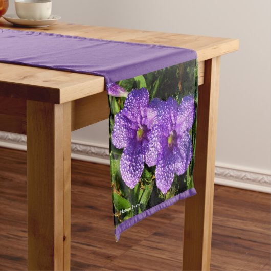 Violet Table Runner Kurzer Tischläufer (Beispiel)