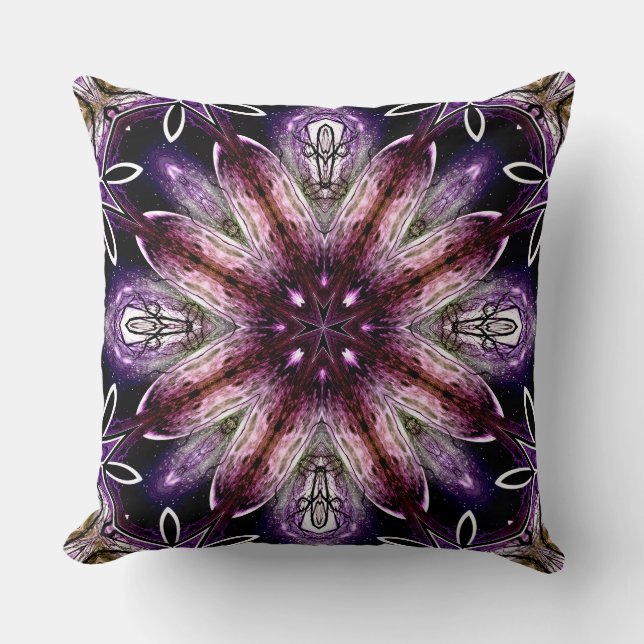 Violet und Magenta Kosmische Blume Kaleidoskop Kissen (Vorderseite)
