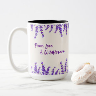 Violetlavender Wildblumen Zweifarbige Tasse