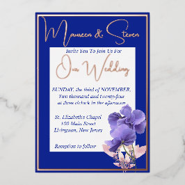 Violett-Blume auf Royal Blue & White Wedding Folieneinladung