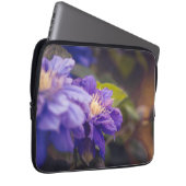 Violett-Blume Laptopschutzhülle (Vorne Rechts)
