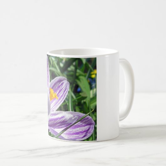 Violett-Frühlingscrocus Kaffeetasse (VorderseiteRechts)