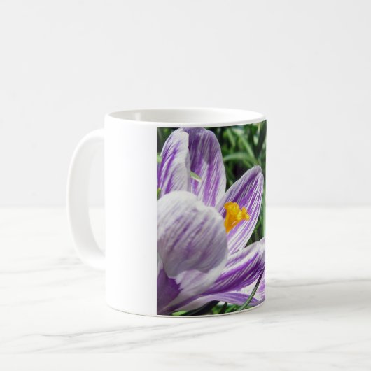 Violett-Frühlingscrocus Kaffeetasse (Vorderseite Links)