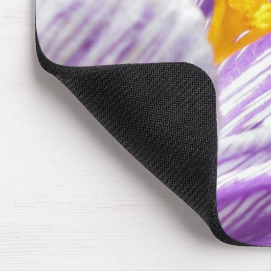 Violett-Frühlingscrocus Mousepad (Ecke)