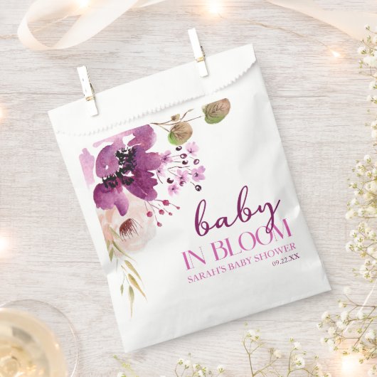 Violett Lila Blütenbaby in Bloom Baby Dusche Geschenktütchen (Ausgeschnitten)