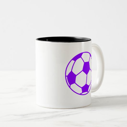 Violett Lila Fußballball Zweifarbige Tasse (VorderseiteRechts)