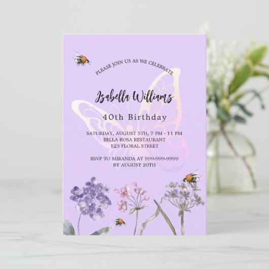 Violett-Schmetterling-Wildblumen rosa Geburtstag Einladung (Stehend Vorderseite)