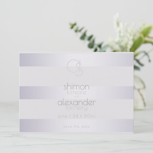 Violett Silberschimmer Streifen Monogram2 Save The Date (Stehend Vorderseite)