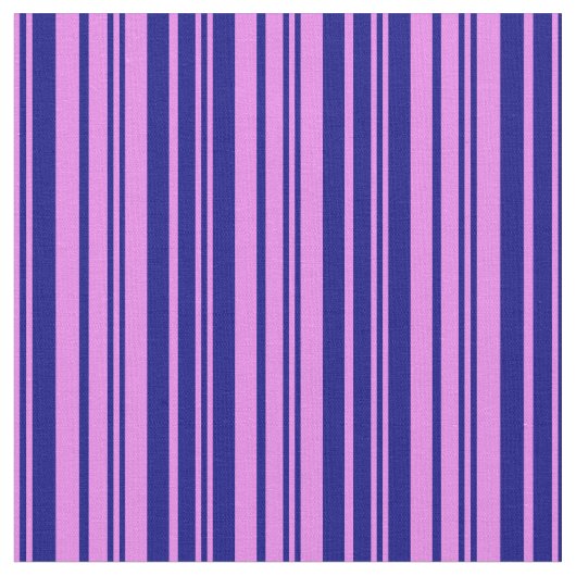 Violett und blau gefärbtes, gestreiftes Muster Stoff (Nahaufnahme)