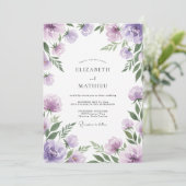 Violette bemalte Ranunculus-Hochzeit Einladung (Stehend Vorderseite)