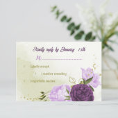 violette blühende grüne Blätter RSVP Karte (Stehend Vorderseite)
