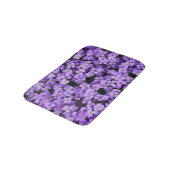 Violette Blume Bath Mat Badematte (Schrägansicht)