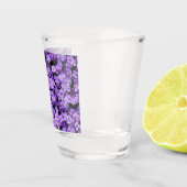 Violette Blume Glasgewebe Schnapsglas (Rechts)