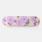 Violette Blumen, Blumenmuster, Muster von Blume Skateboard (Horizontal)