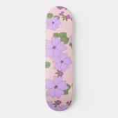 Violette Blumen, Blumenmuster, Muster von Blume Skateboard (Vorderseite)