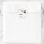violette Blumen grüne Blätter Hochzeit Runder Aufkleber (Tasche)