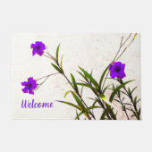 Violette Blumen in der Brise Fußmatte (Vorderseite)