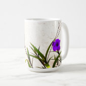 Violette Blumen in der Brise Kaffeetasse (VorderseiteRechts)