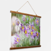 Violette Blumen in der Sonne Wandteppich Mit Holzrahmen (Gewinkelt)