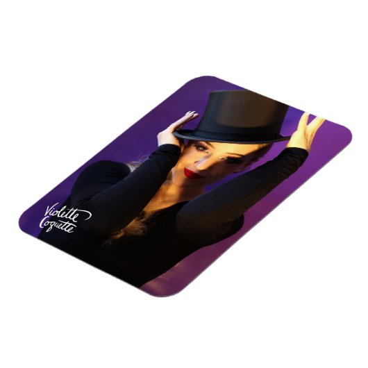 Violette Coquette "Top Hat" / 2 Magnet (Linke Seite)