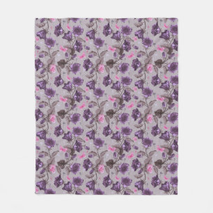 violette Handglocken und rosa Schmetterlingsmuster Fleecedecke