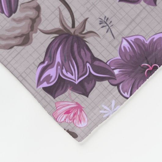 violette Handglocken und rosa Schmetterlingsmuster Fleecedecke (Ecke)