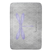 Violette Libelle Damast Badematte (Vorderseite Vertikal)