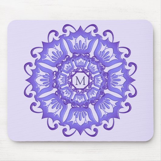 Violette mit BlumenMandala. Monogramm Mousepad (Vorne)