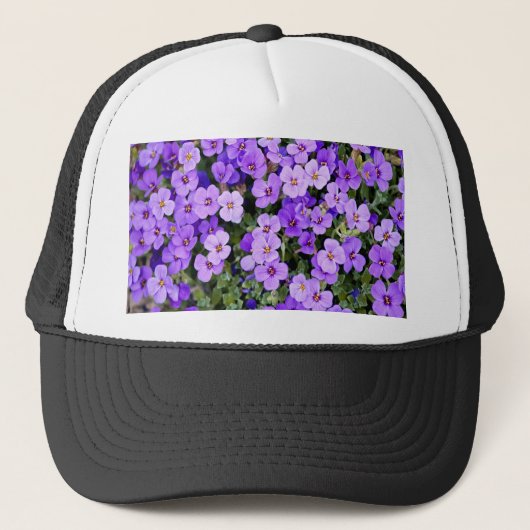 Violette Truckerkappe (Vorderseite)