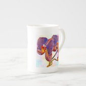 Violette und bernsteinfarbene Orchidee Porzellantasse (Vorderseite Rechts)