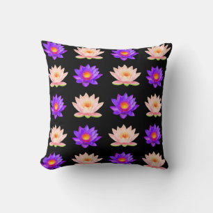Violette und rosa Lotusblumen auf Schwarz Kissen