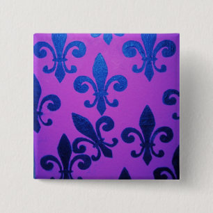 Violette verbogene Fleur de Lis Button