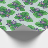 Violetten auf blauem Meerglas Geschenkpapier (Ecke)